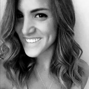 Meet your Posher, Carly